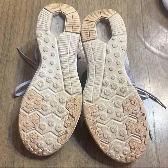 nike training in season tr8 sneakers size 10 - Picture 4 of 4